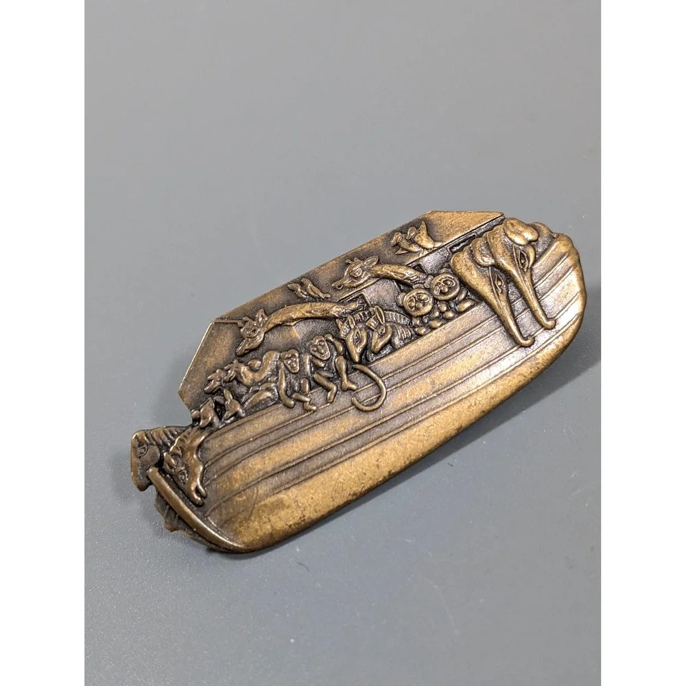 Vintage Noahs Ark‎ Brass Relief Scenic Brooch Pin
